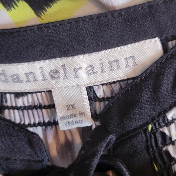 Daniel‎ Rainn Southwestern Print Peasant Top Size 2X - Picture 8 of 9